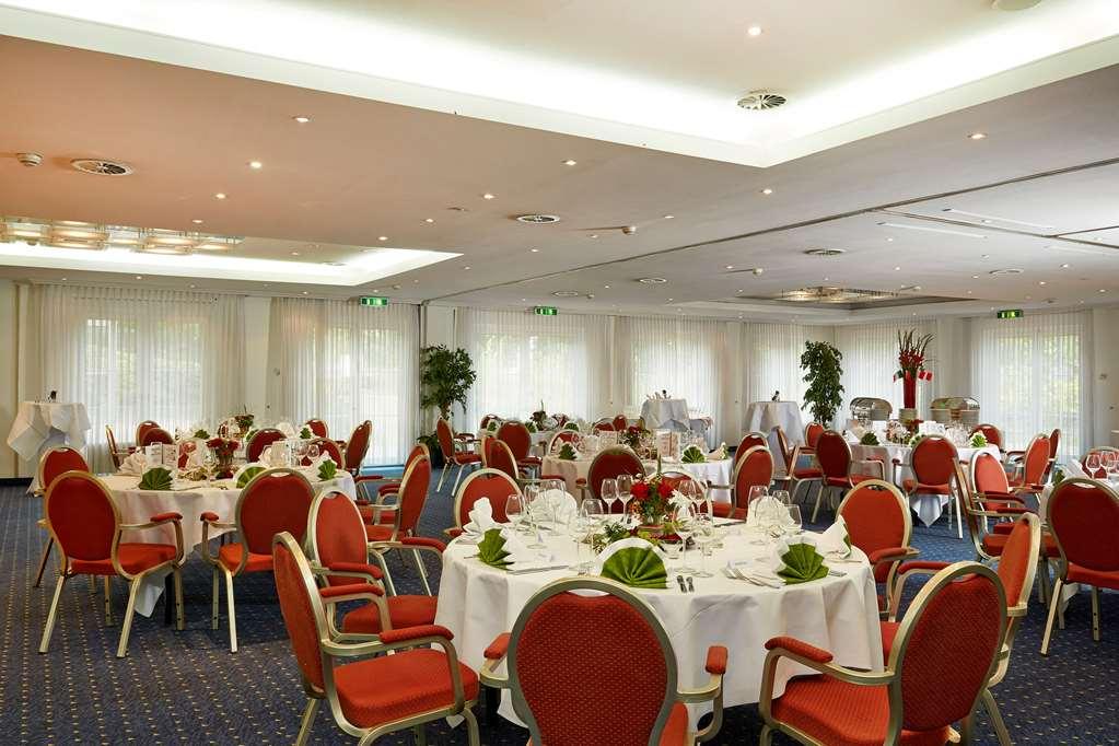 H+ Hotel Frankfurt Airport West Hofheim Facilidades foto