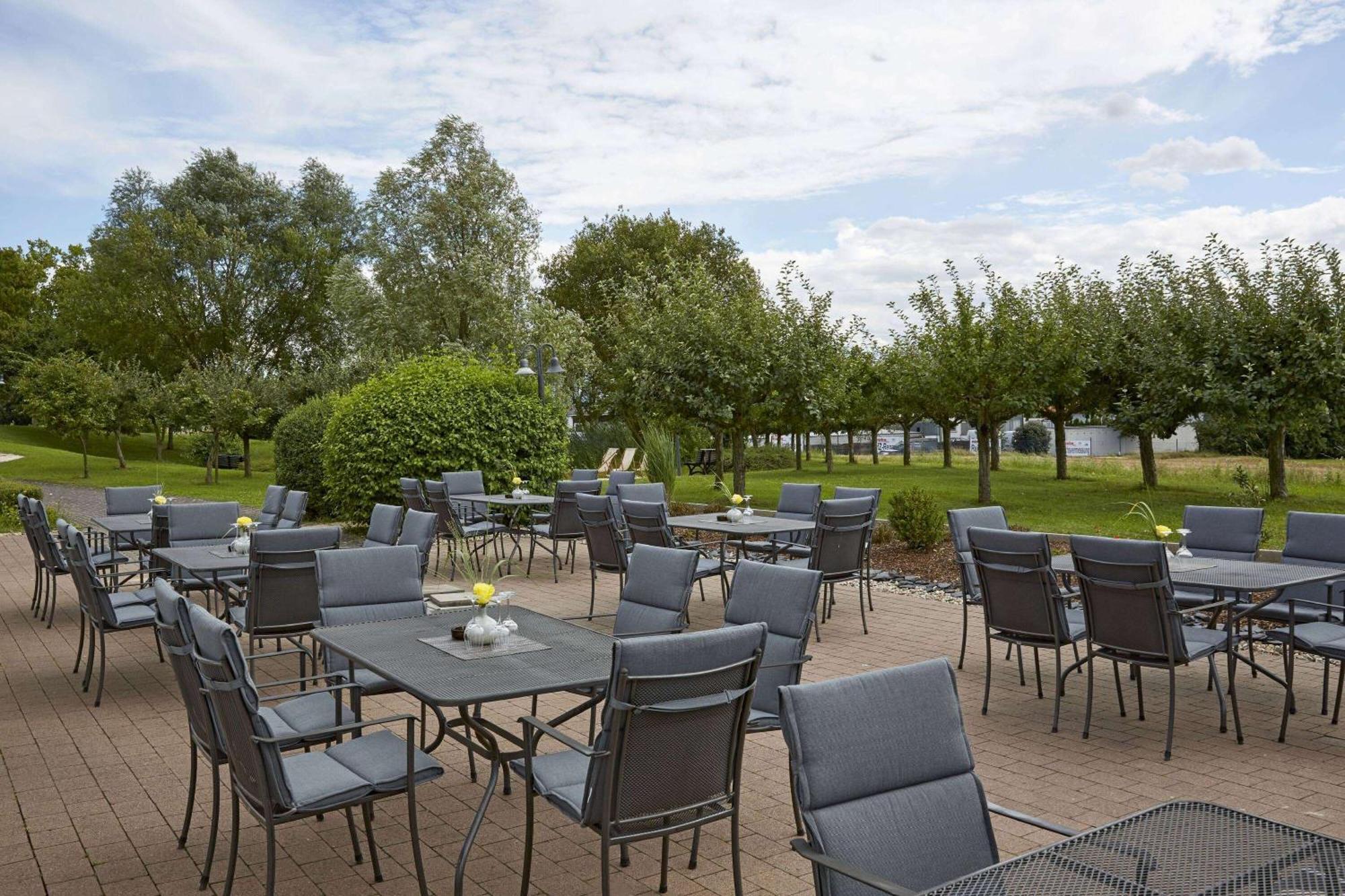 H+ Hotel Frankfurt Airport West Hofheim Exterior foto
