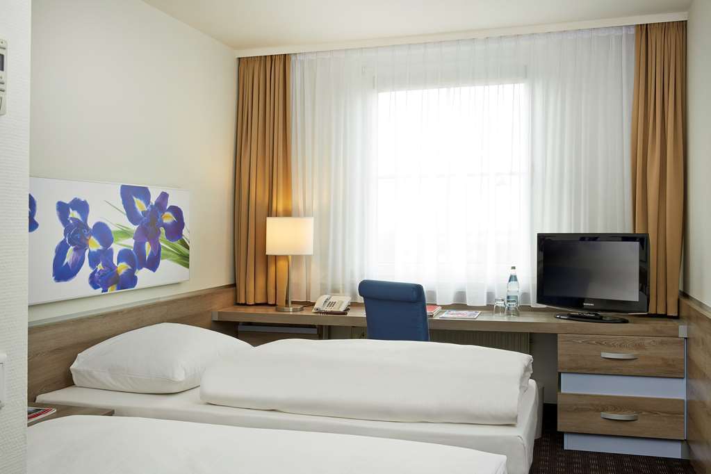 H+ Hotel Frankfurt Airport West Hofheim Quarto foto