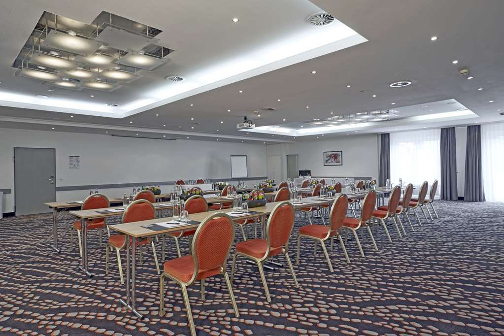 H+ Hotel Frankfurt Airport West Hofheim Facilidades foto